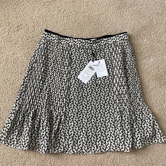 Reiss Dresses & Skirts - Brand New Women's Reiss Black and Cream Skirt